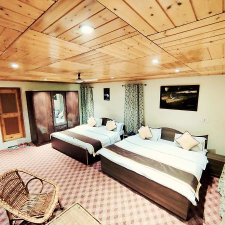 Hotel Sheesha Residency à Srīnagar Extérieur photo