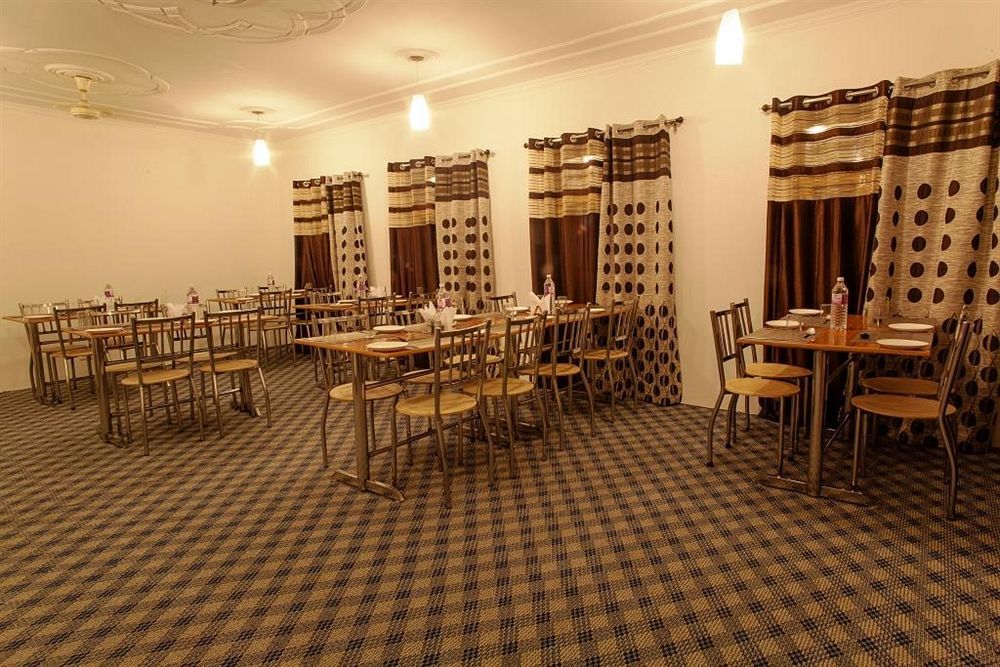 Hotel Sheesha Residency à Srīnagar Extérieur photo